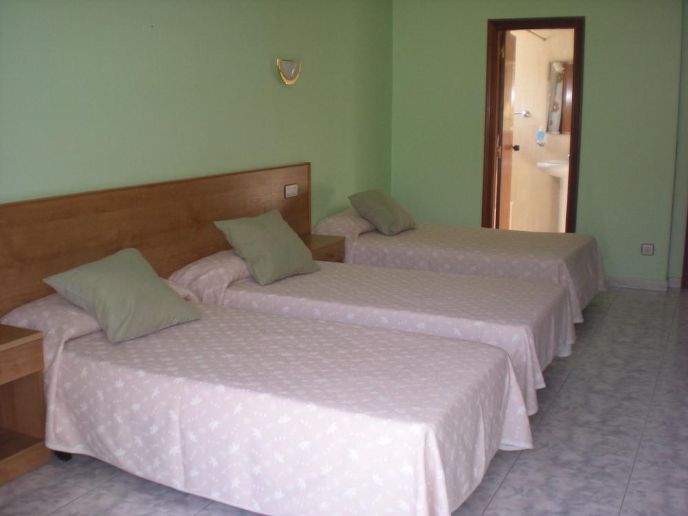 Hotel Chamuinas Buezas エクステリア 写真
